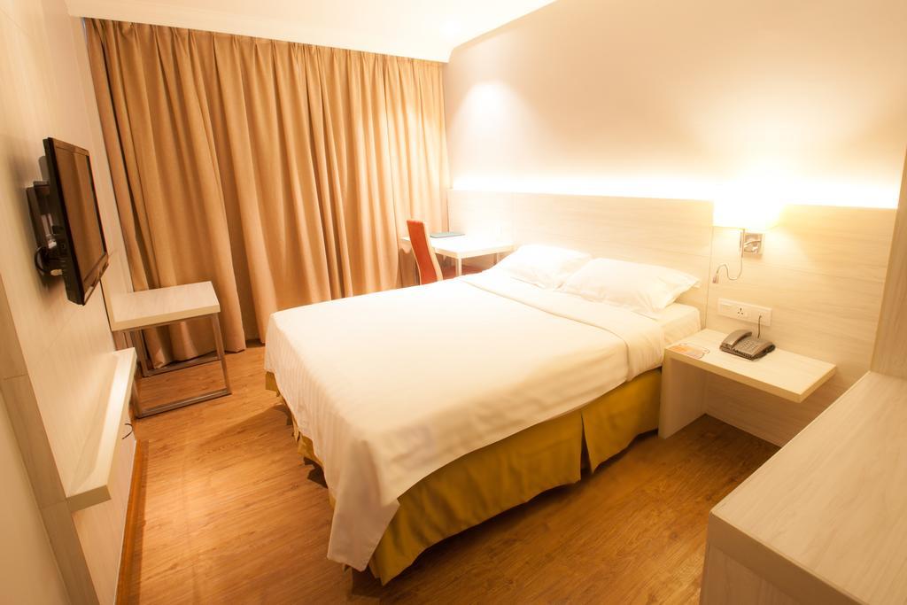 Hotel Malaysia George Town  Szoba fotó